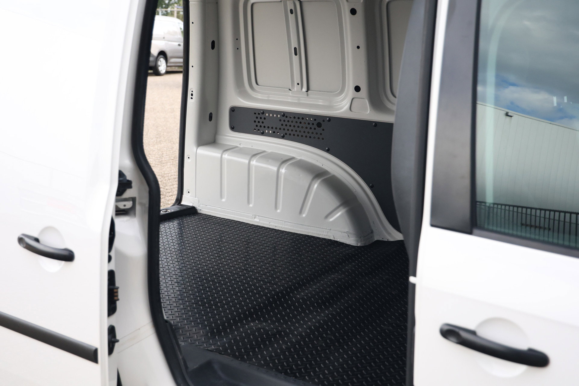 Volkswagen Caddy - 17