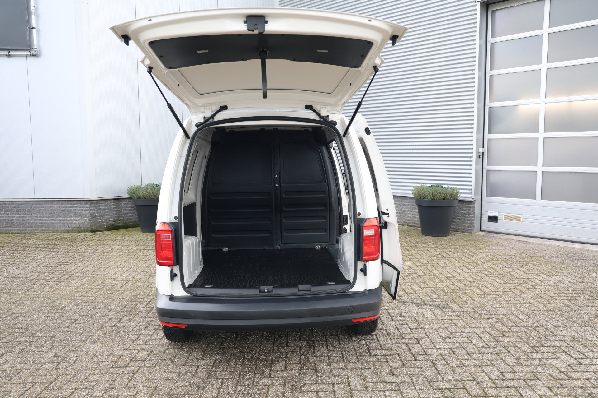 Volkswagen Caddy - 18