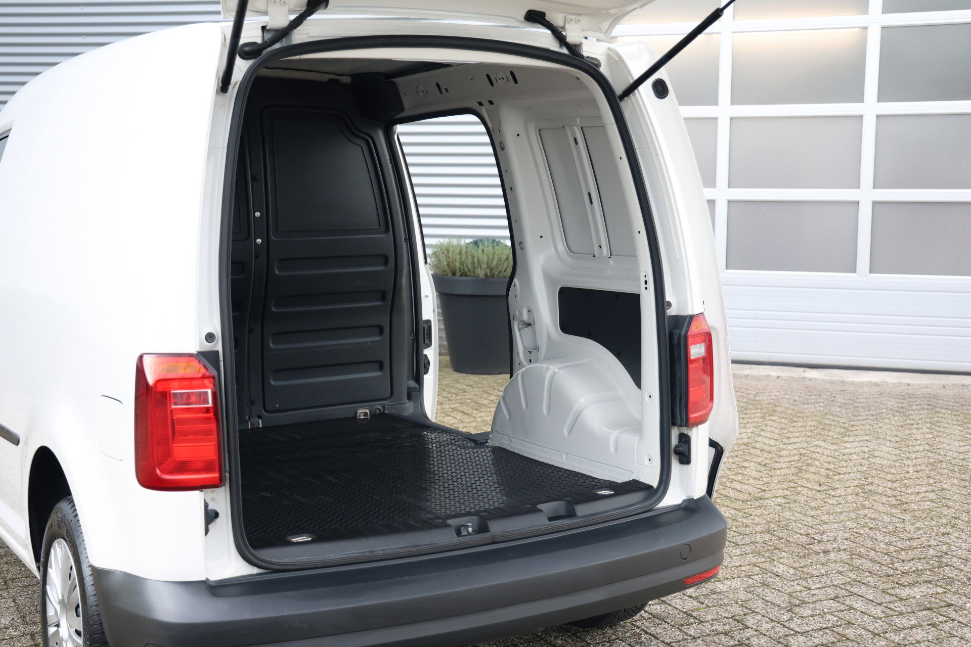 Volkswagen Caddy - 19