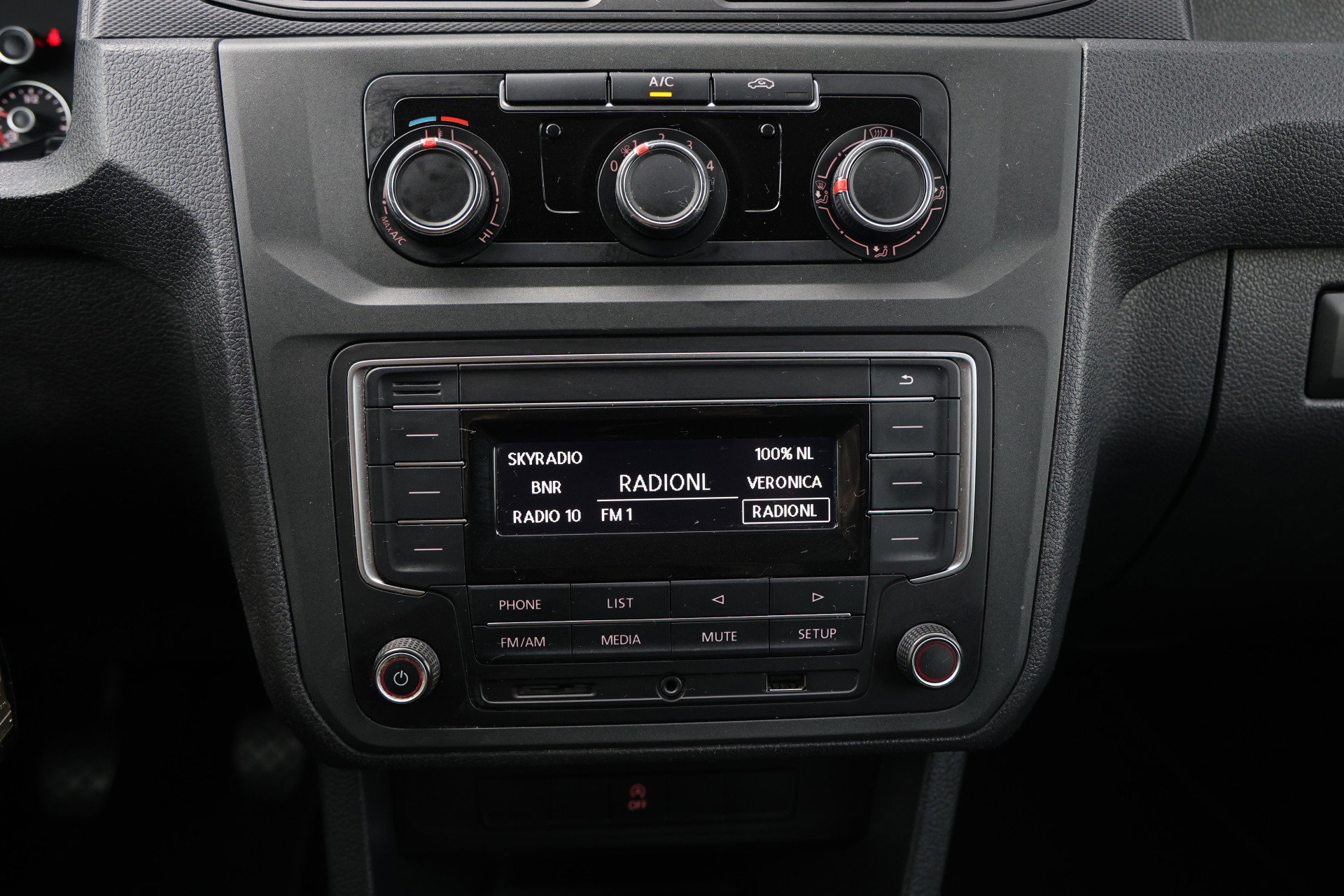 Volkswagen Caddy - 23