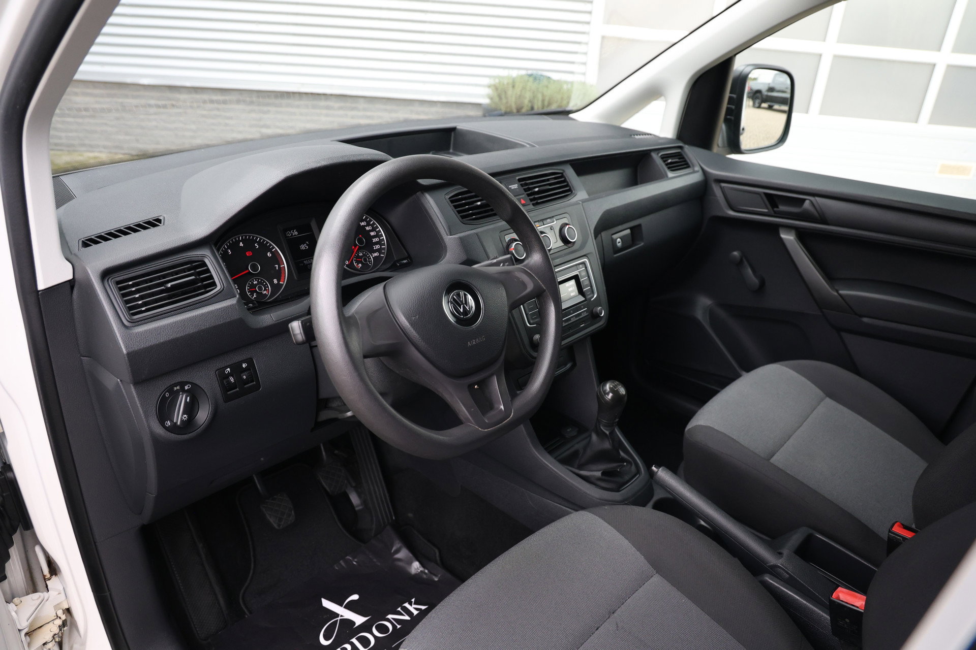 Volkswagen Caddy - 3
