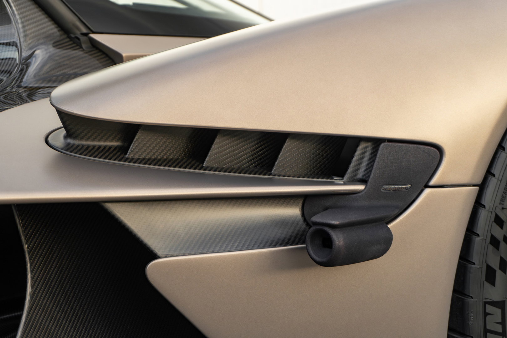 Aston Martin Valkyrie