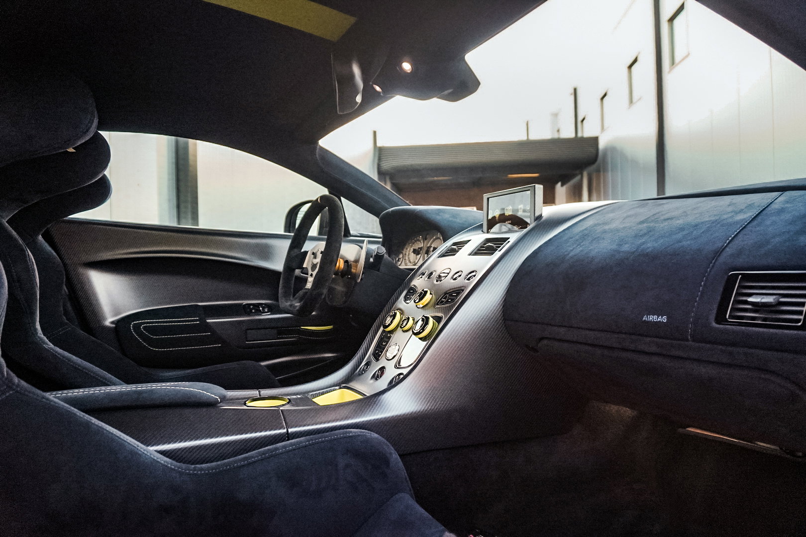 Aston Martin Vantage AMR Pro