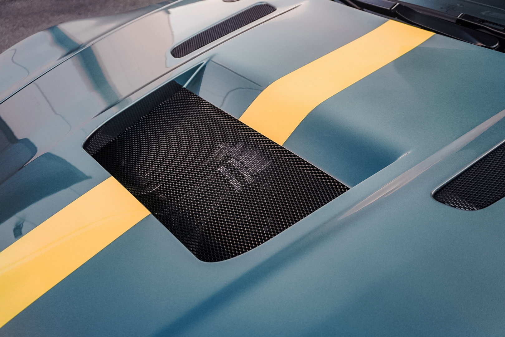Aston Martin Vantage AMR Pro