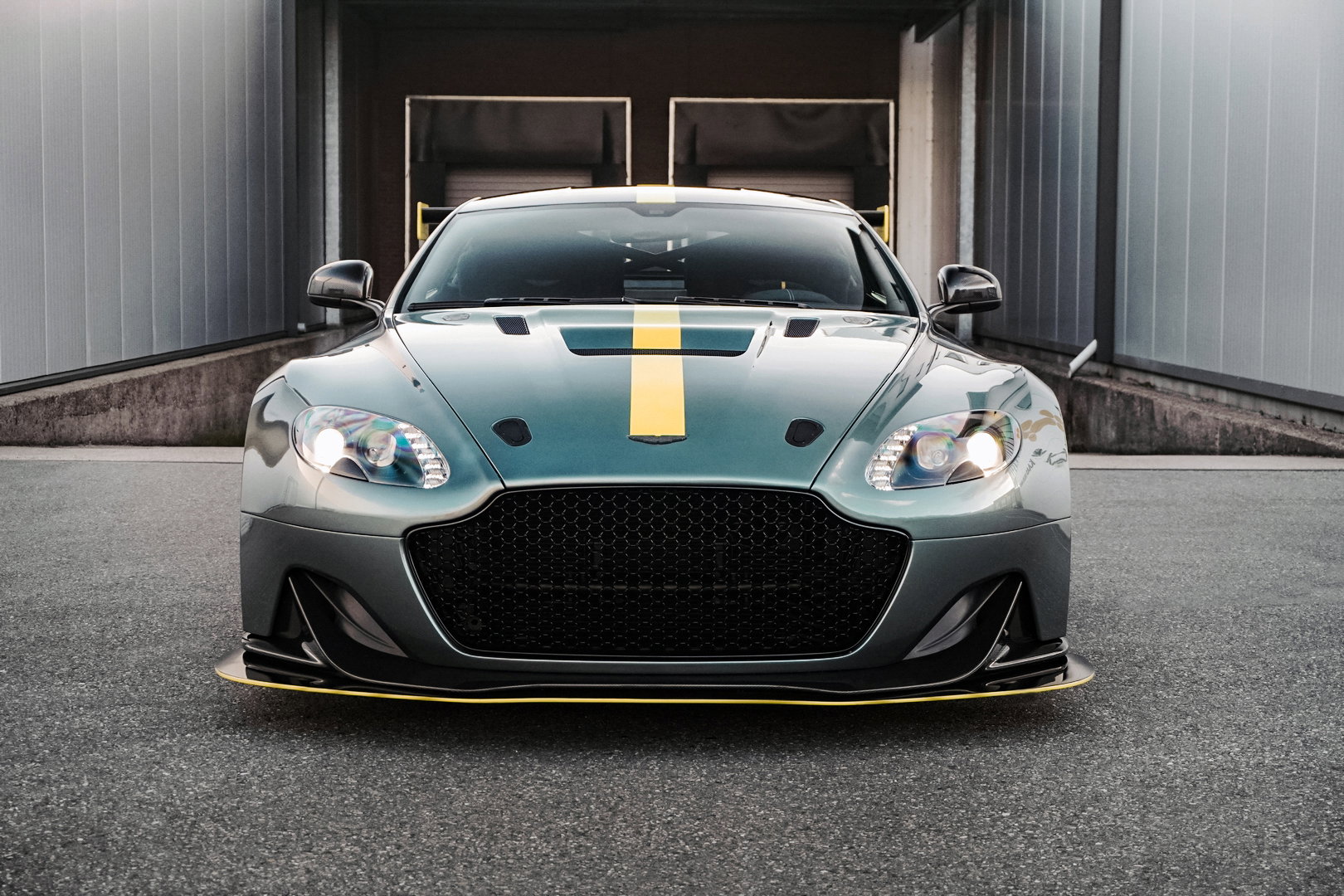 Aston Martin Vantage AMR Pro