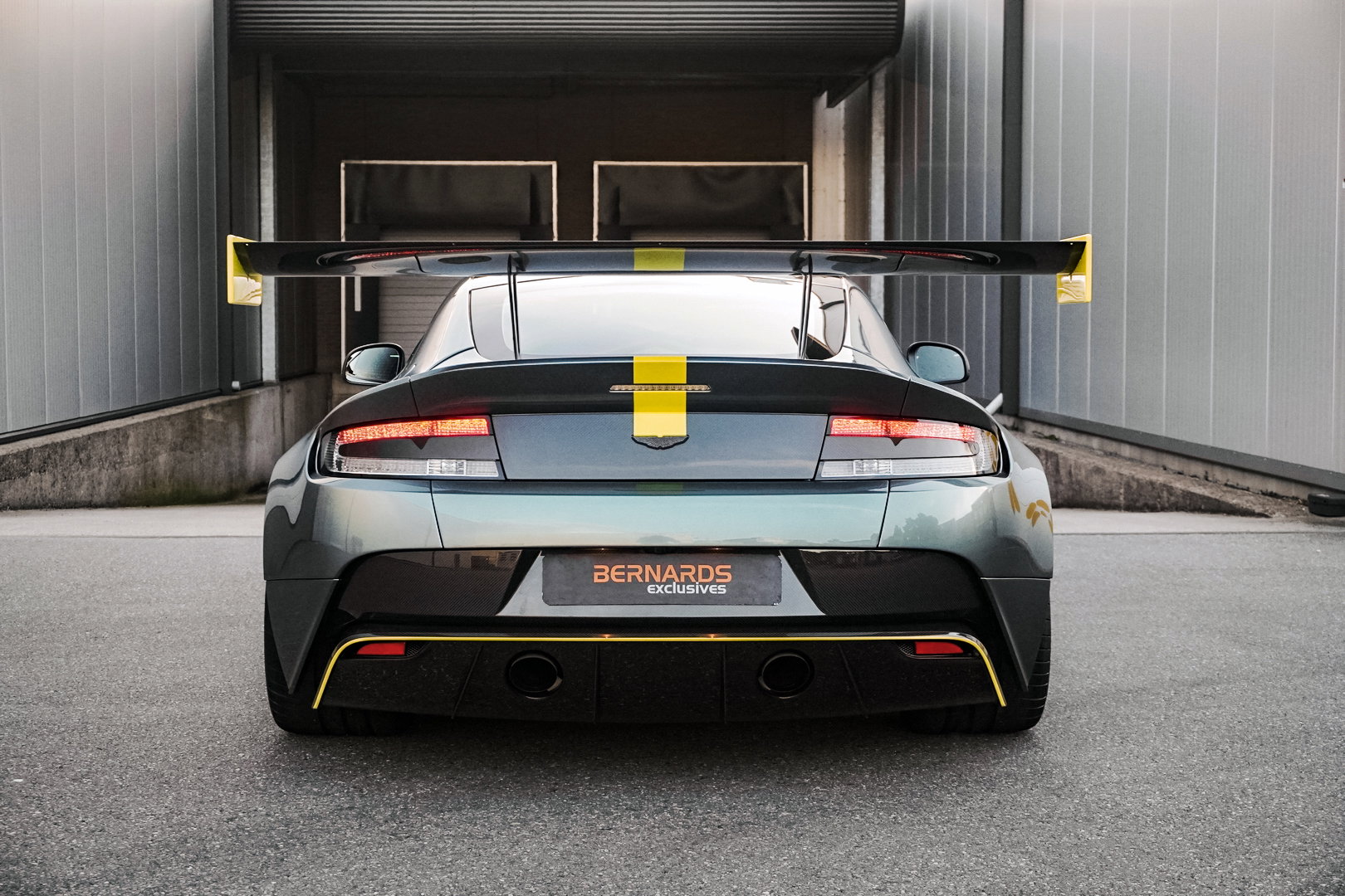 Aston Martin Vantage AMR Pro
