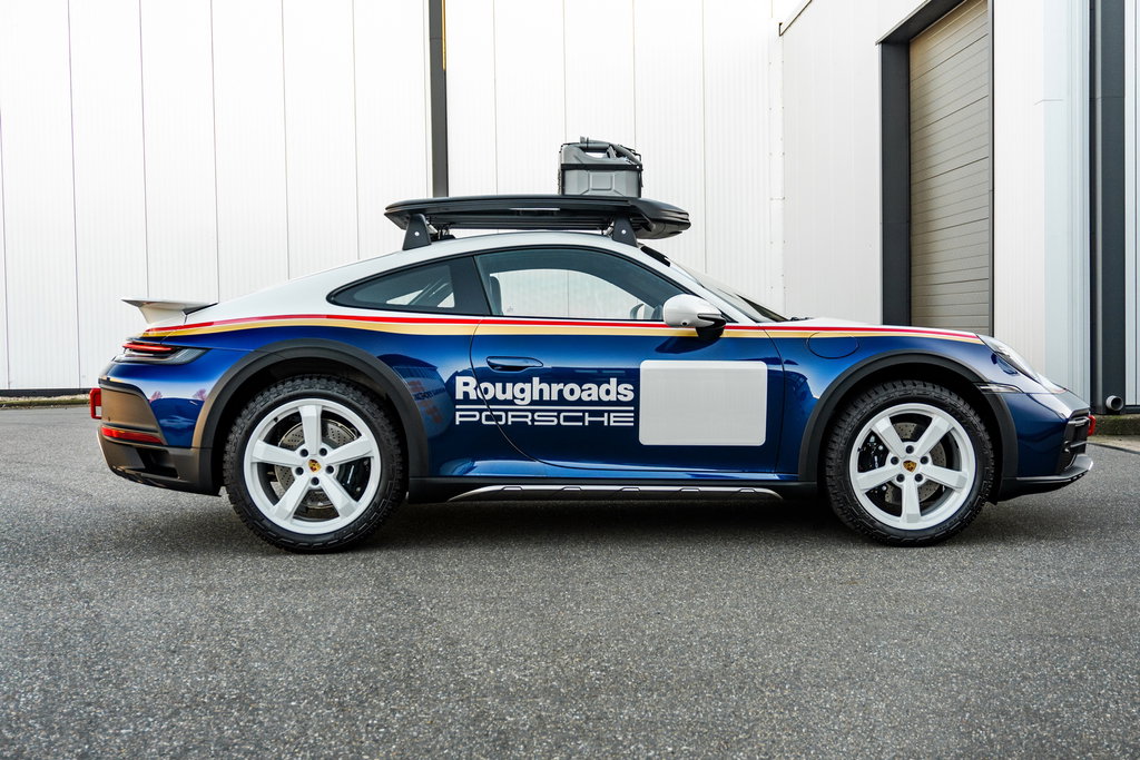 36890724