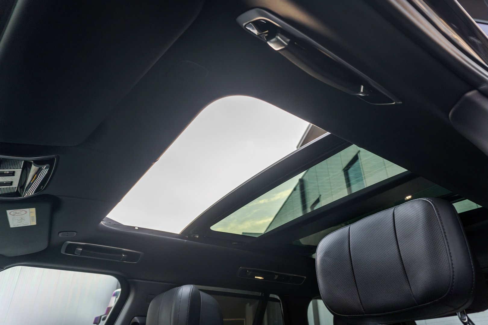 Land Rover Range Rover P550e Autobiography