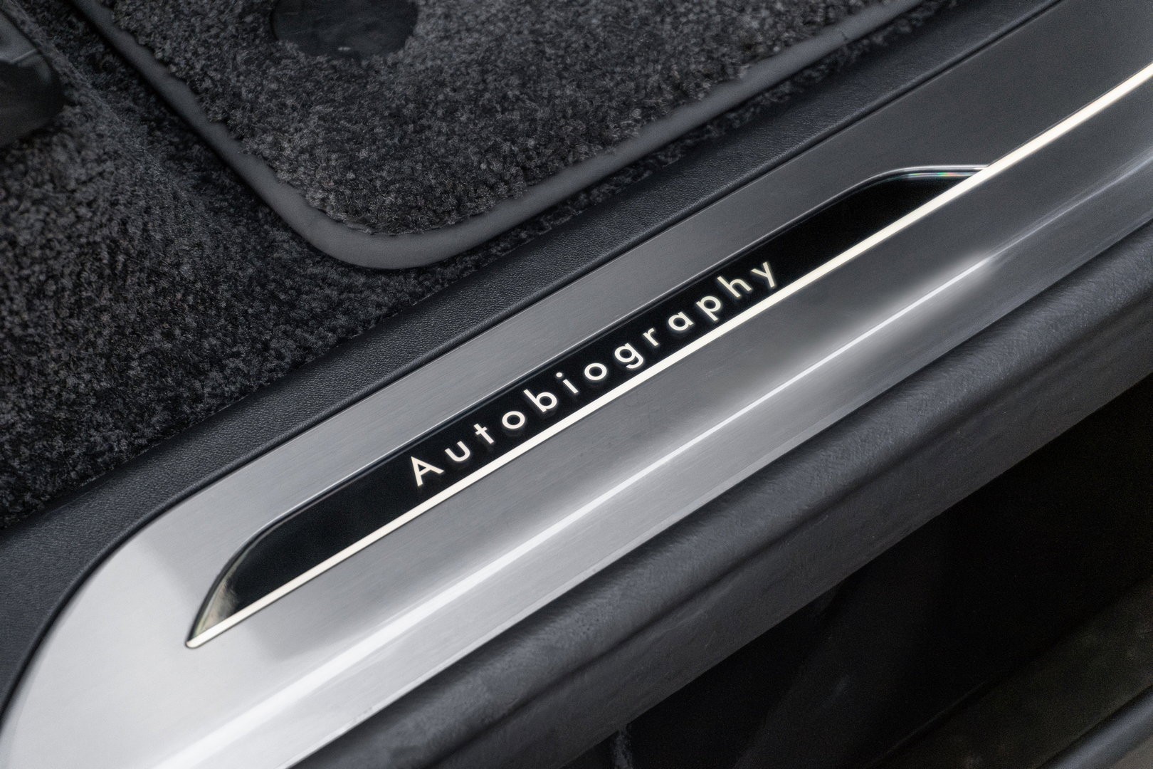 Land Rover Range Rover P550e Autobiography