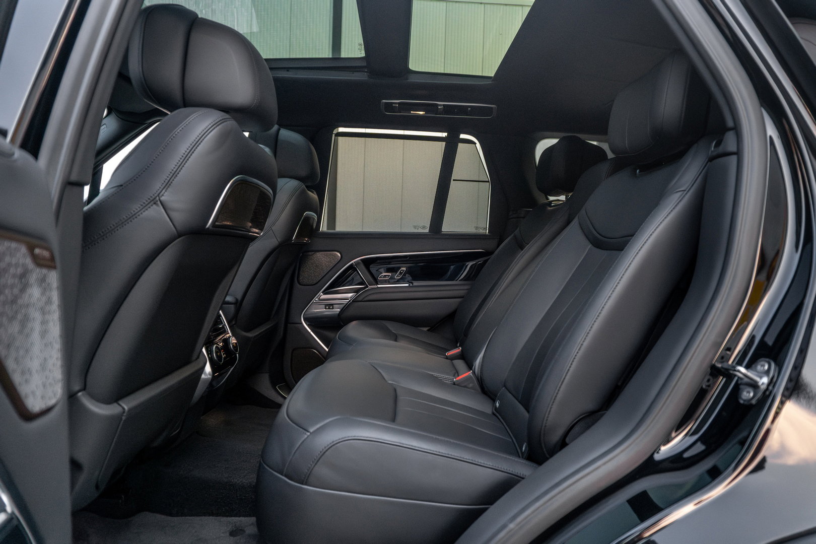 Land Rover Range Rover P550e Autobiography