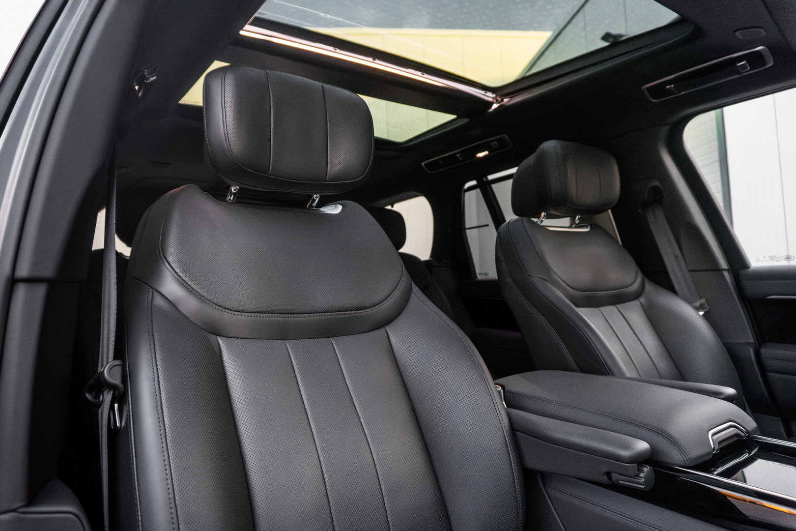 Land Rover Range Rover P550e Autobiography