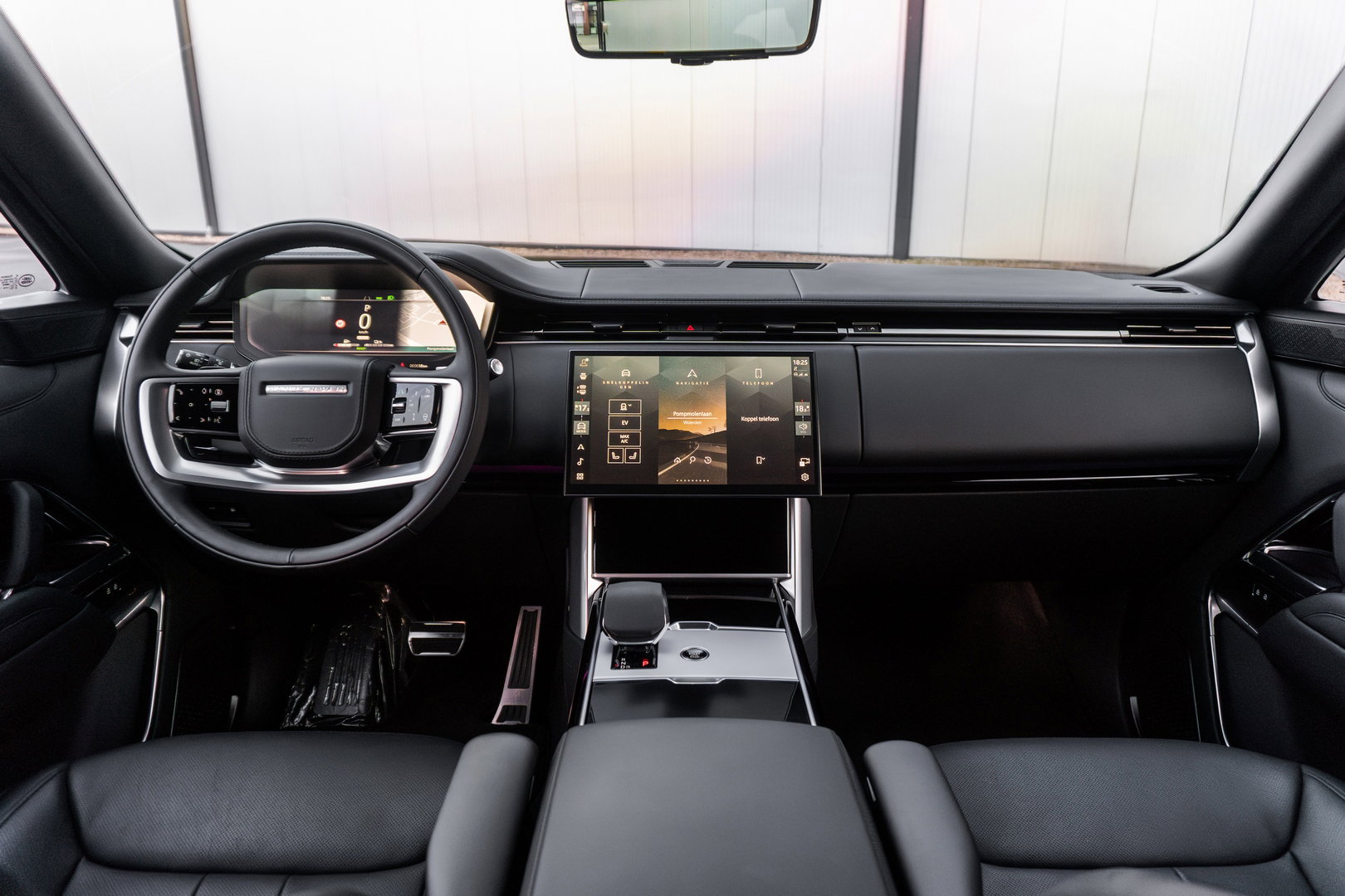 Land Rover Range Rover P550e Autobiography