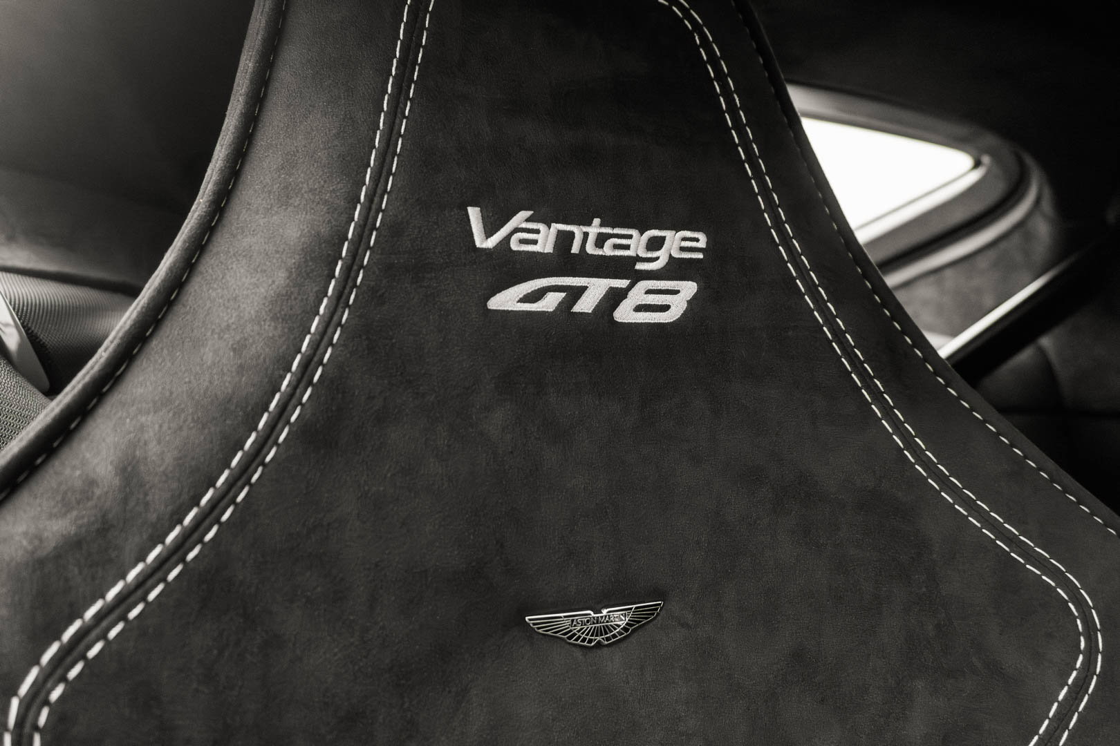 Aston Martin Vantage GT8