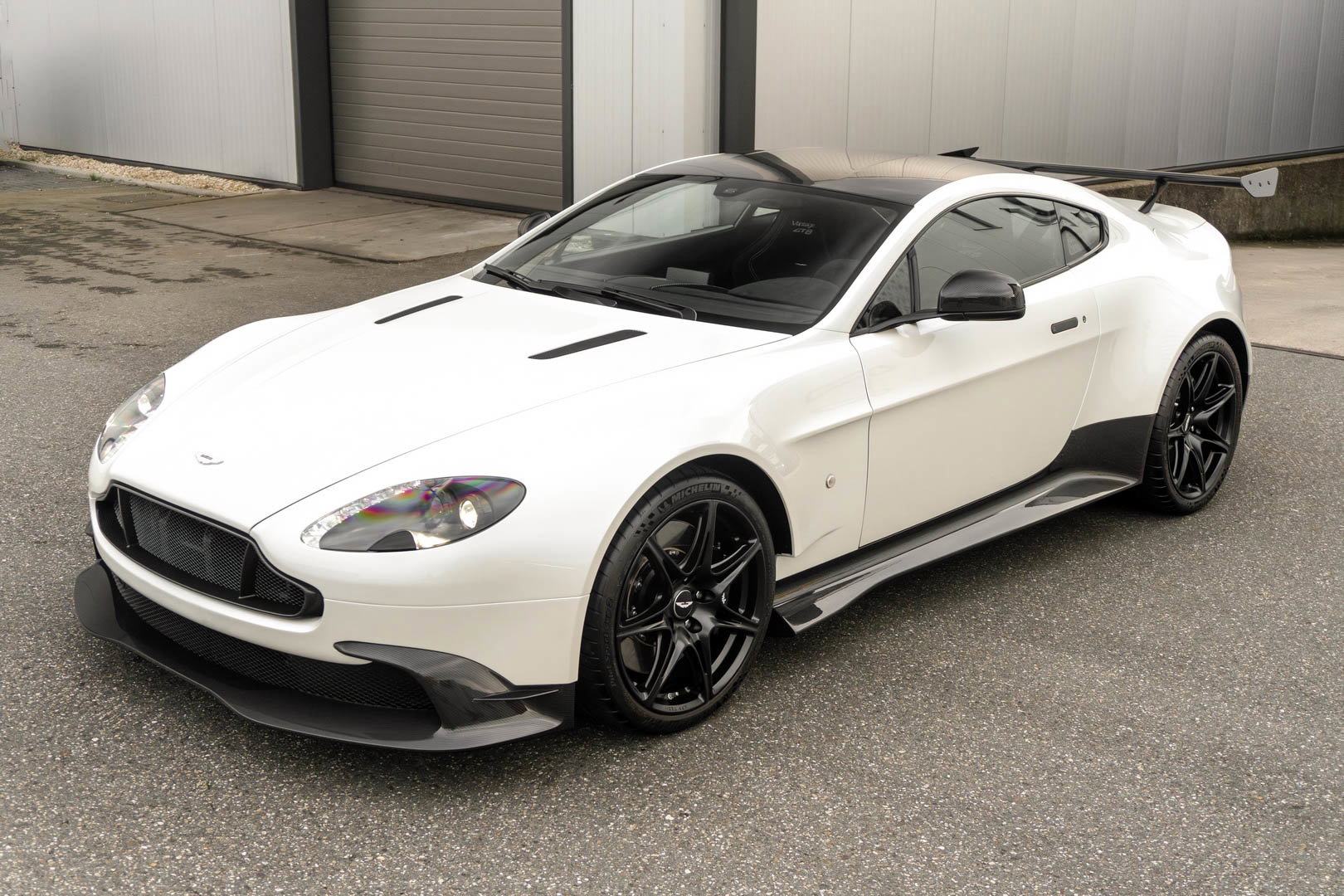 Aston Martin Vantage GT8