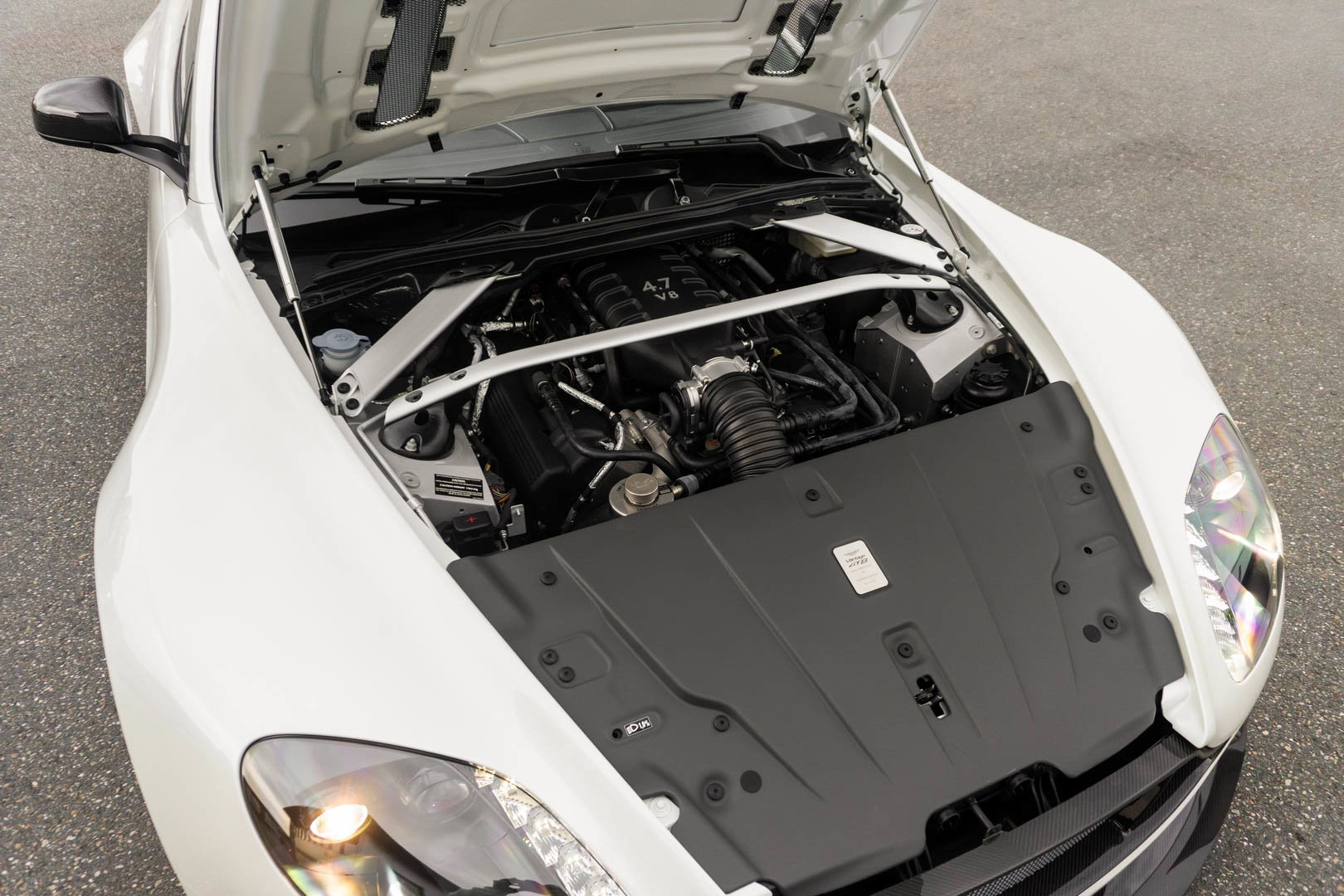 Aston Martin Vantage GT8