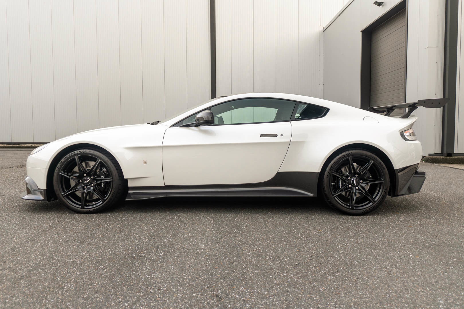 Aston Martin Vantage GT8