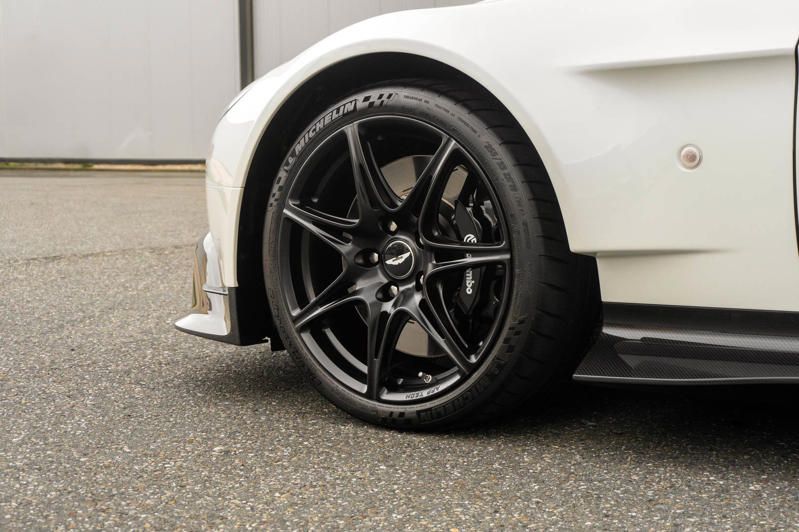 Aston Martin Vantage GT8