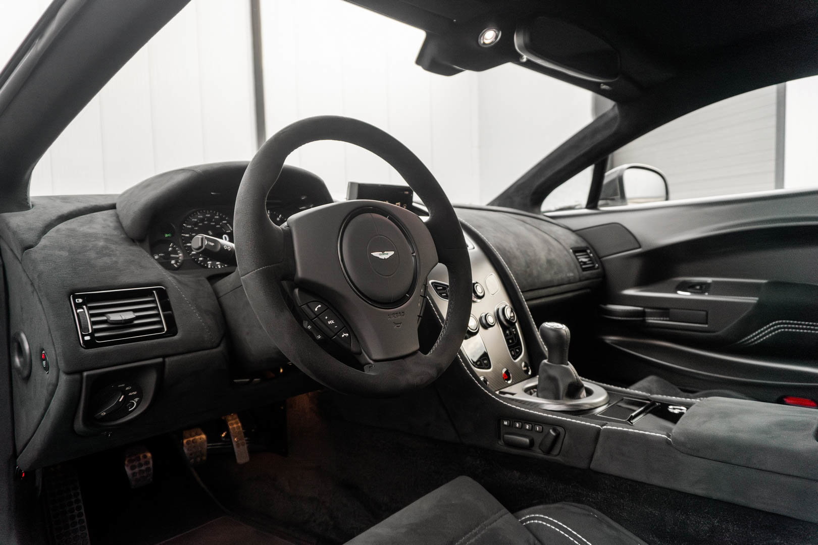 Aston Martin Vantage GT8