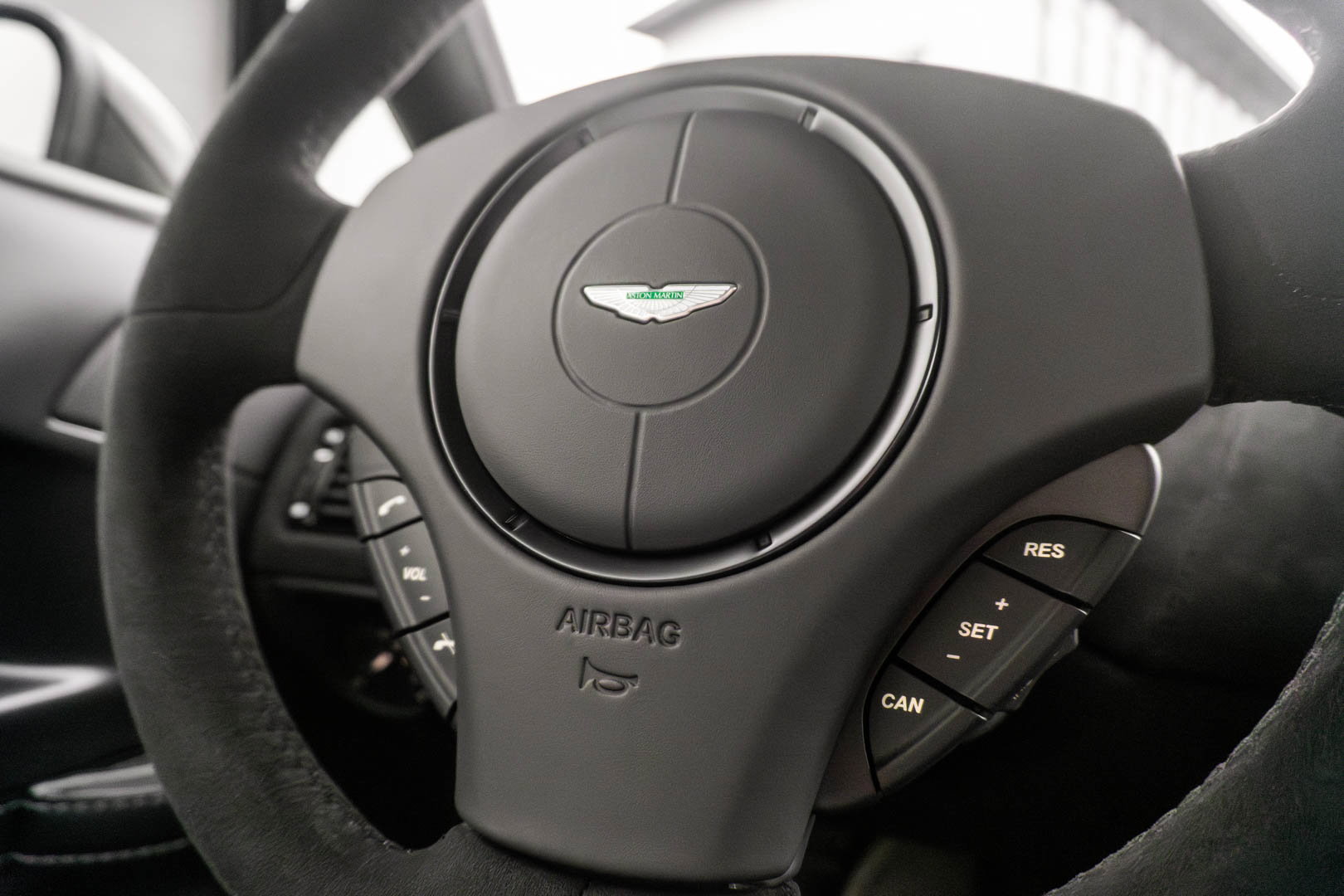 Aston Martin Vantage GT8