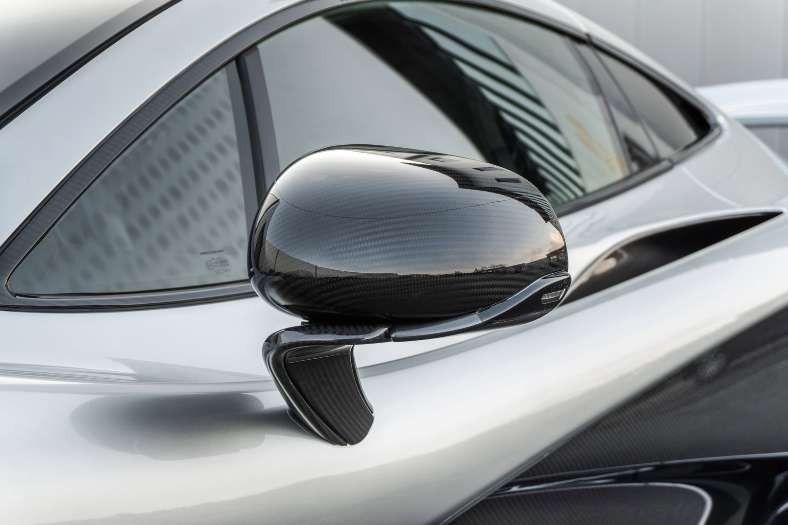 McLaren P1