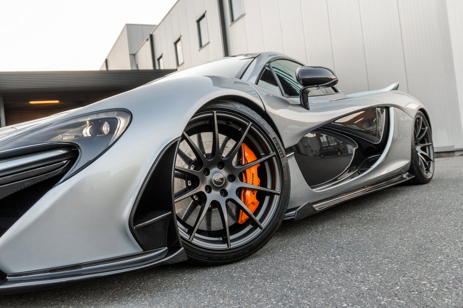 McLaren P1