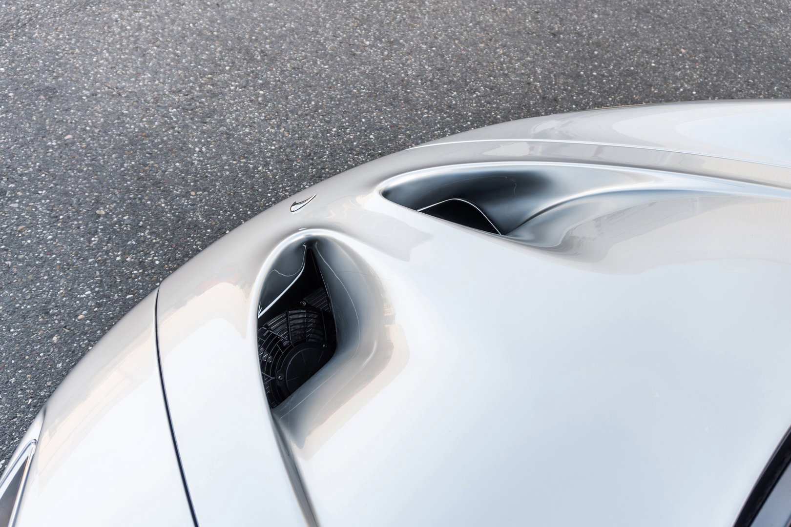 McLaren P1