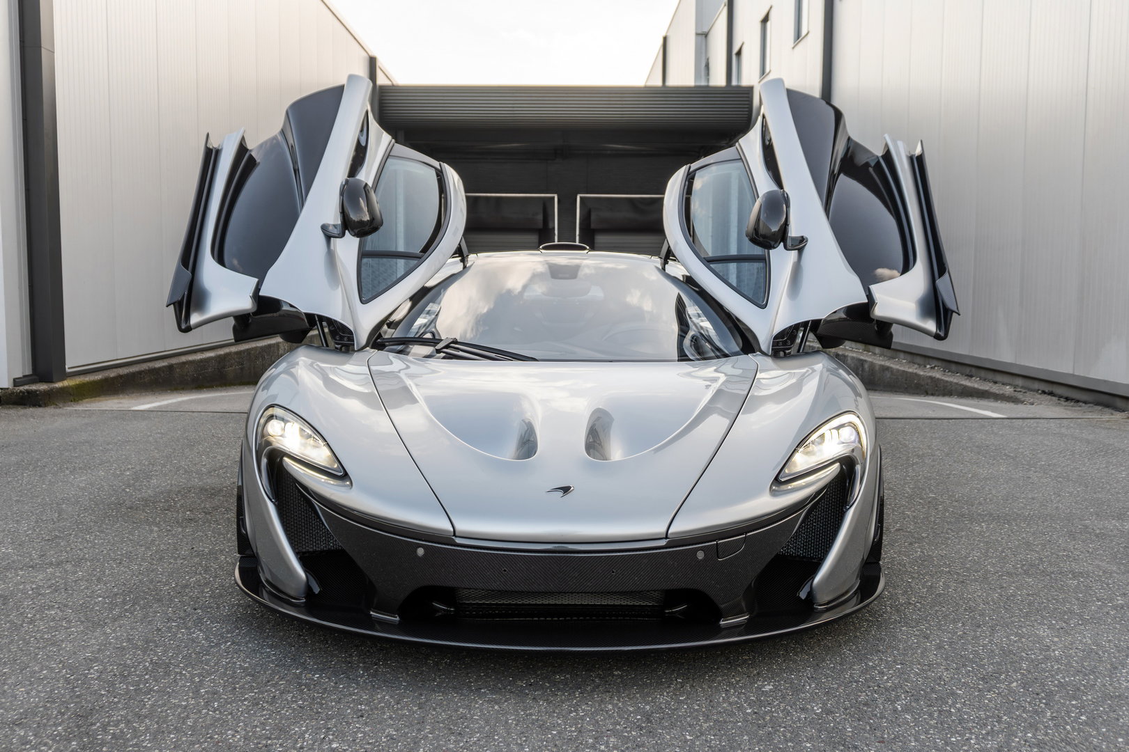 McLaren P1