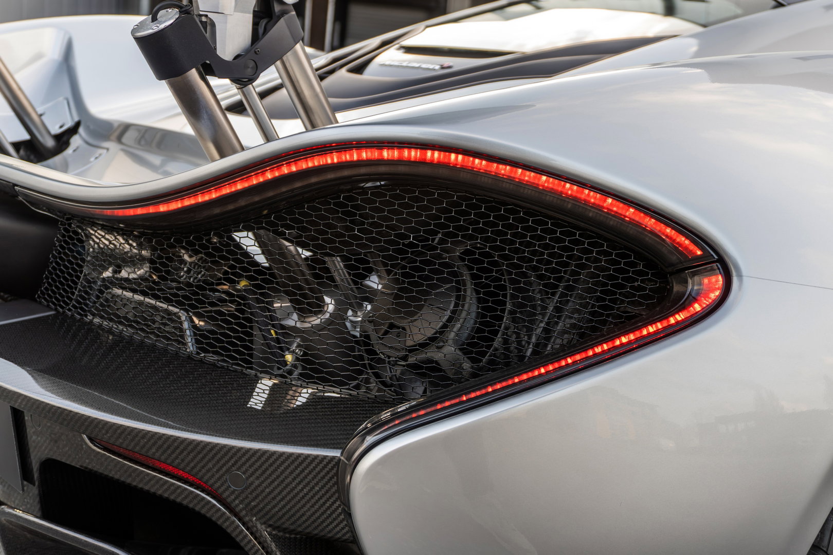 McLaren P1
