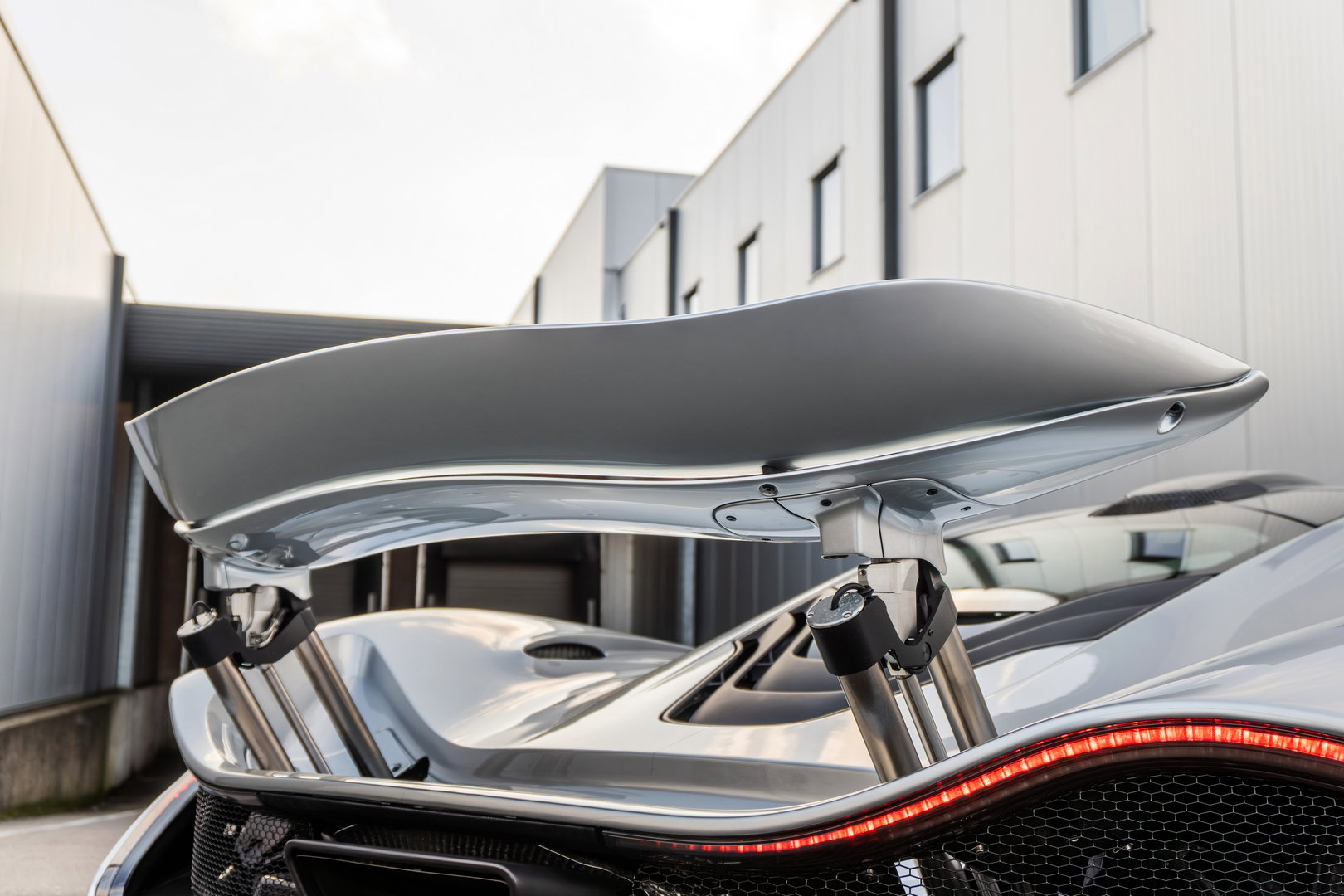McLaren P1