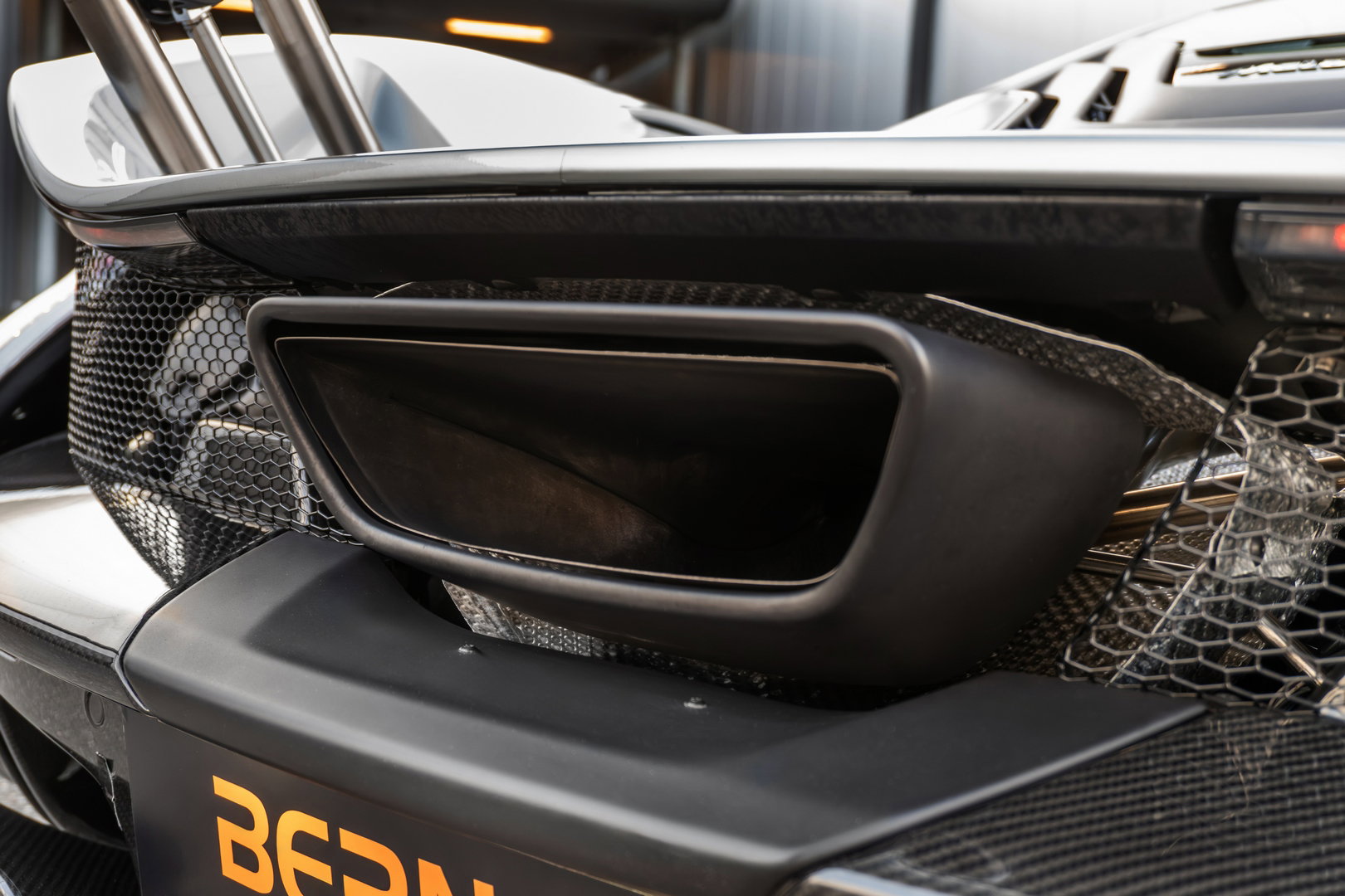 McLaren P1