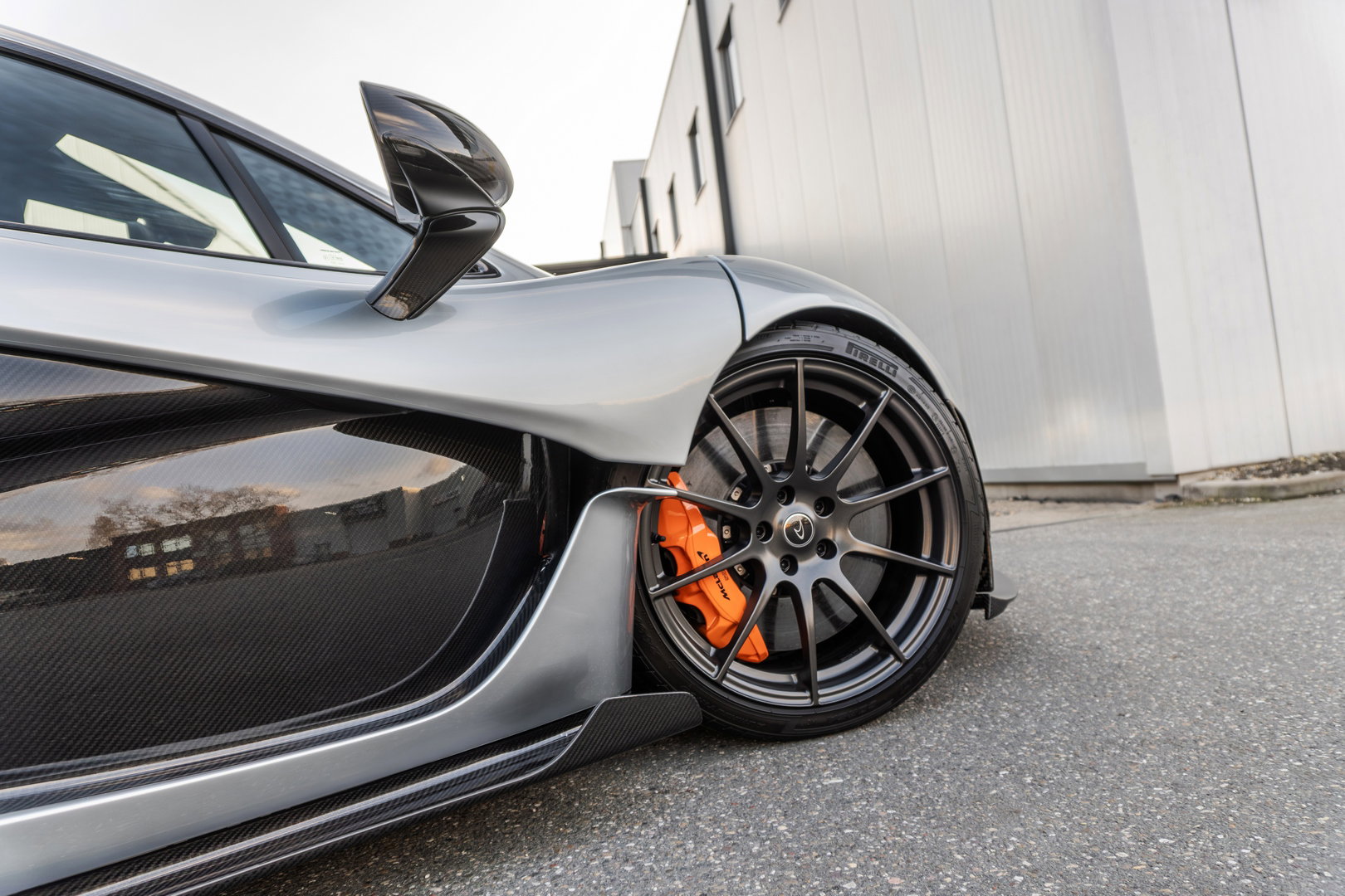 McLaren P1