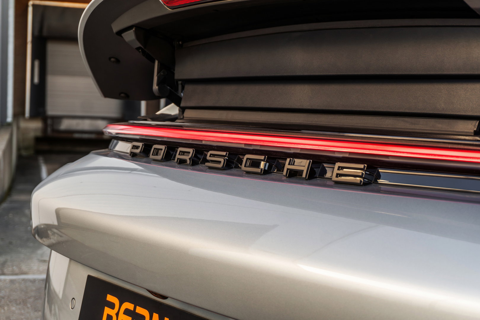 Porsche 911 (992) GT3 Touring PDK