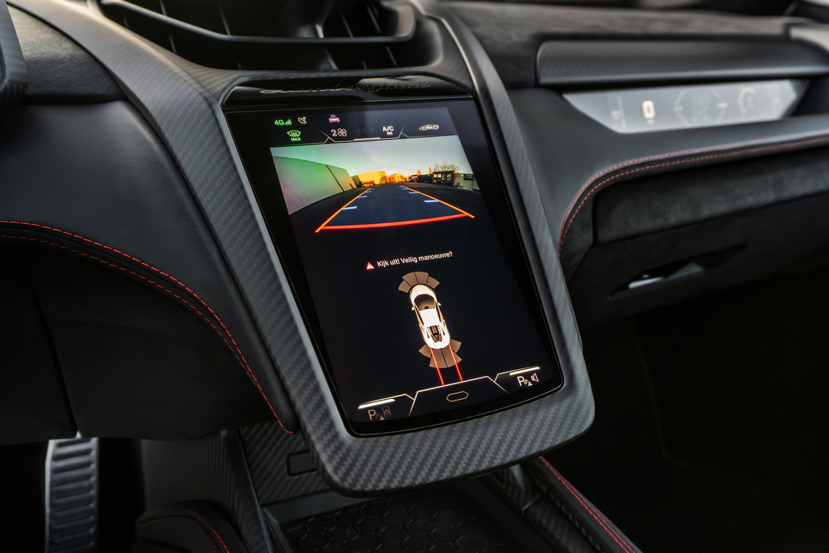 Lamborghini Revuelto
