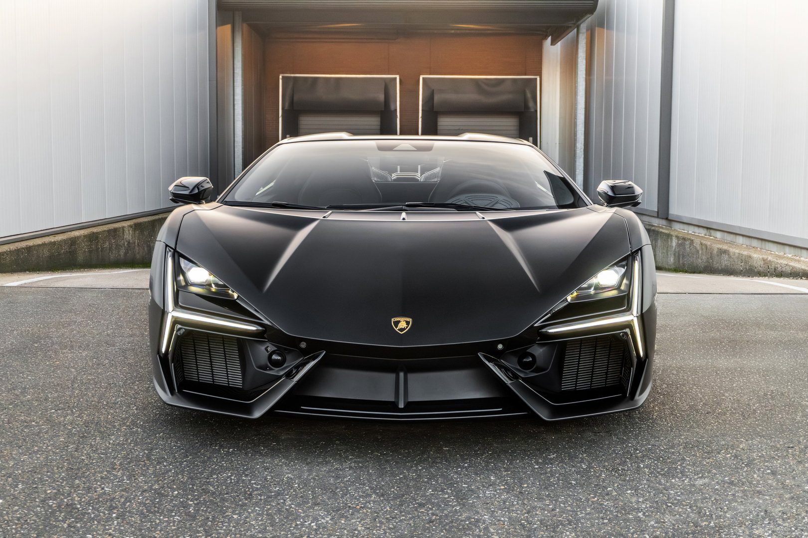 Lamborghini Revuelto