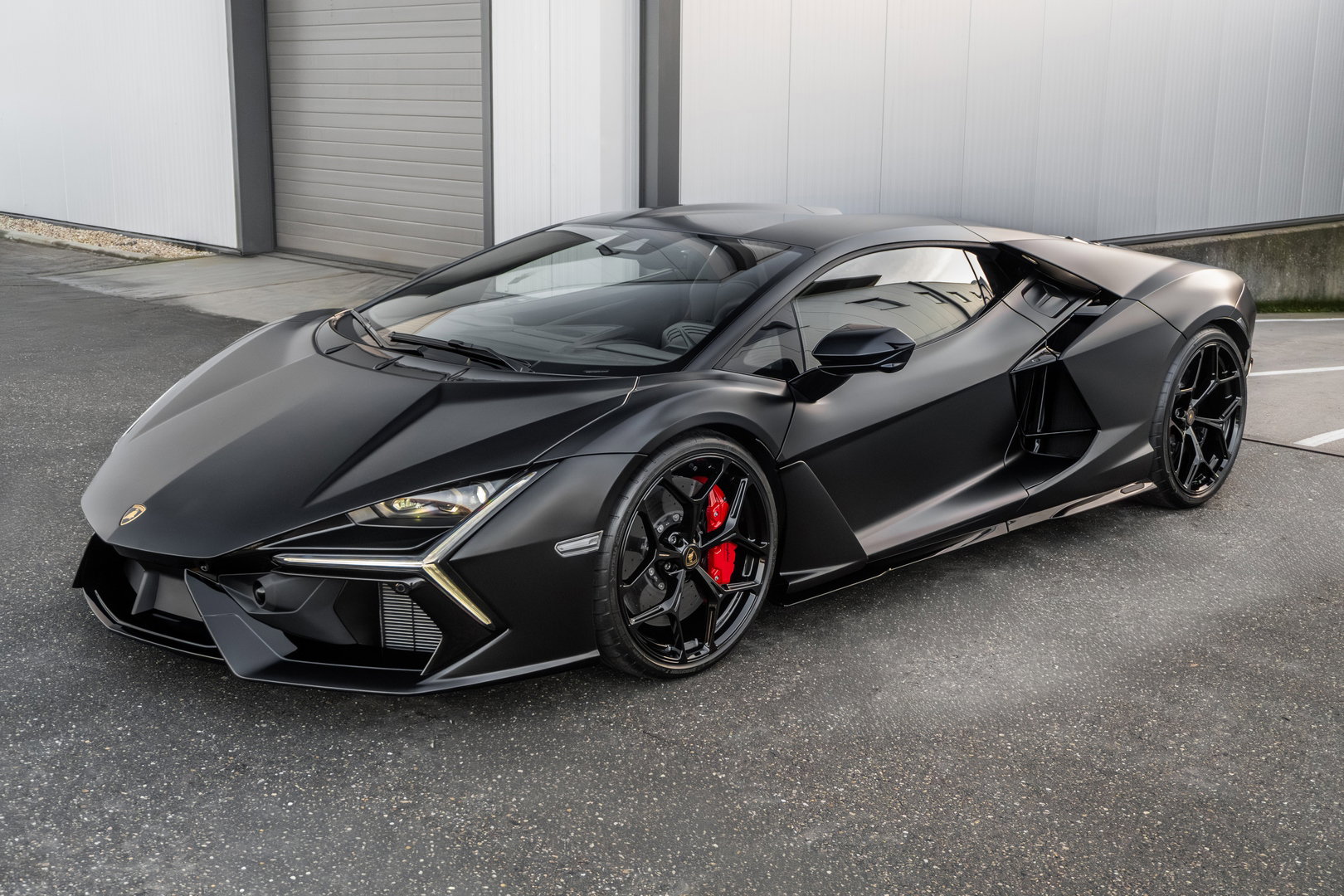 Lamborghini Revuelto
