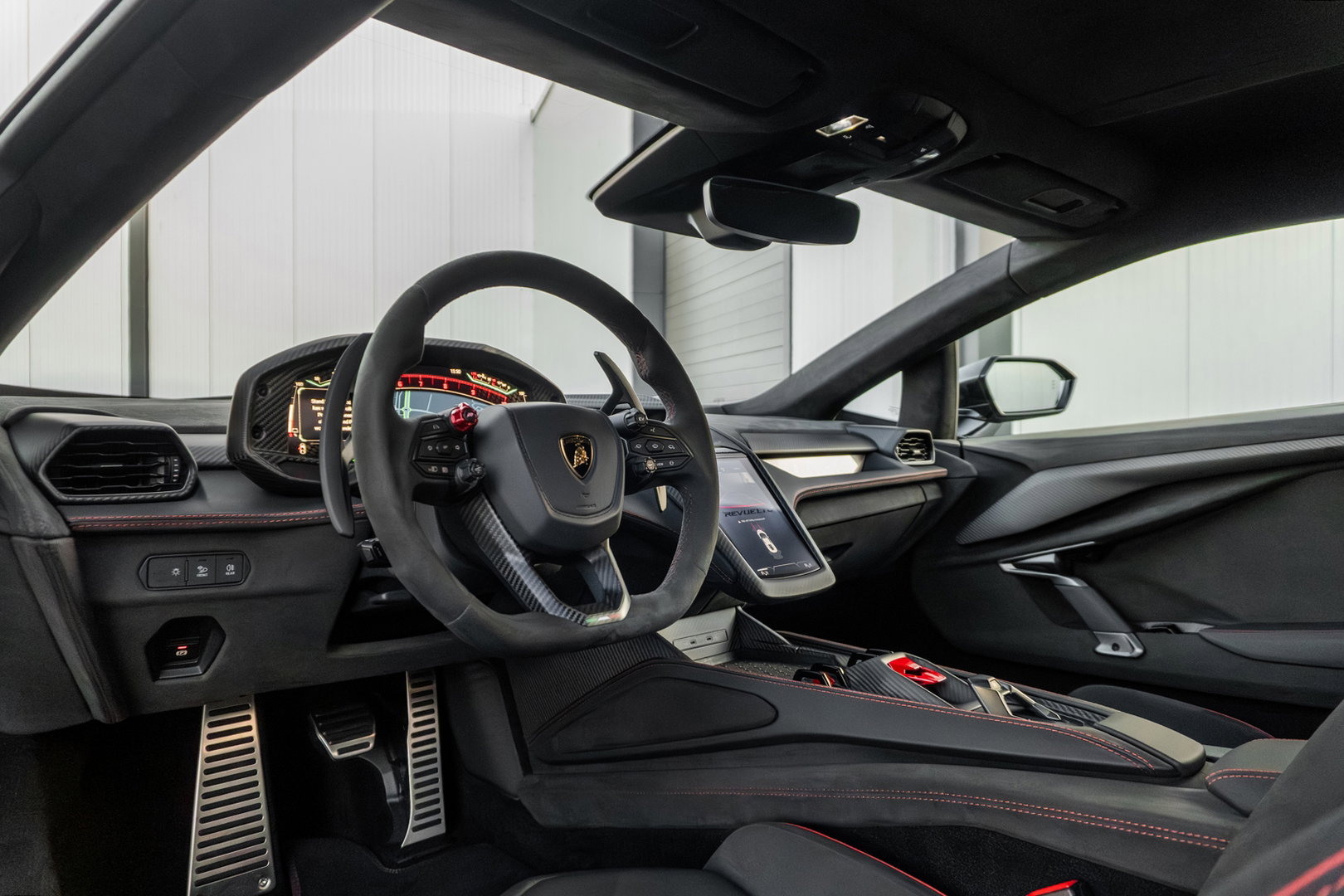Lamborghini Revuelto
