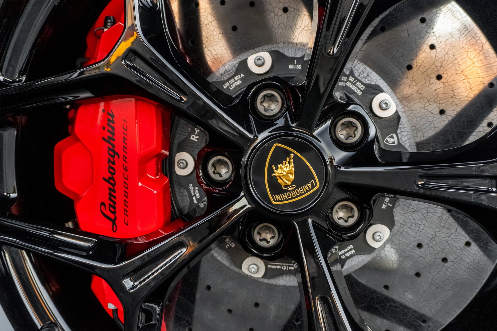 Lamborghini Revuelto