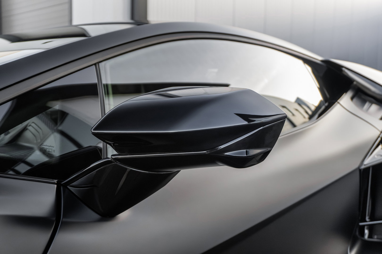 Lamborghini Revuelto