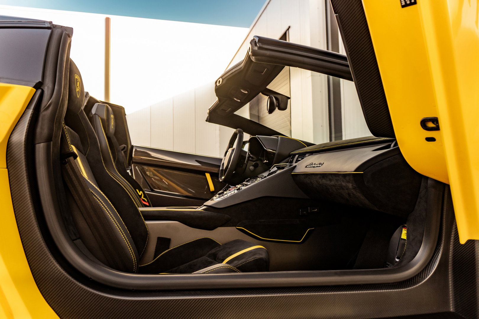Lamborghini Aventador SVJ Roadster