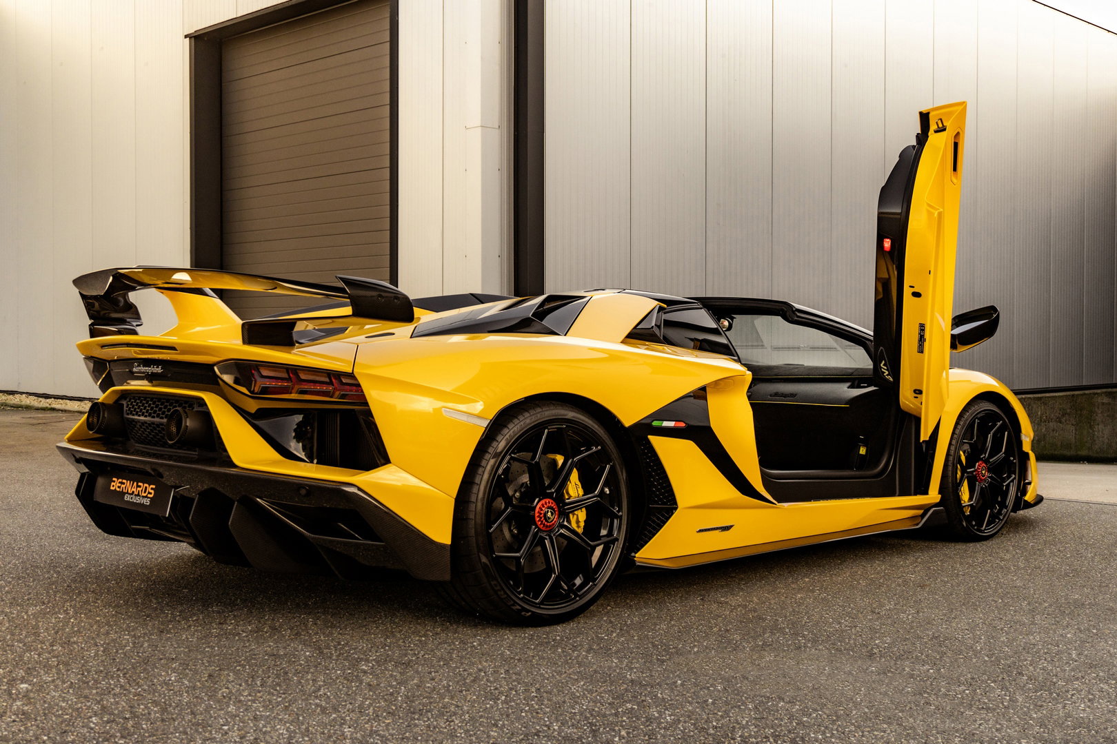 Lamborghini Aventador SVJ Roadster