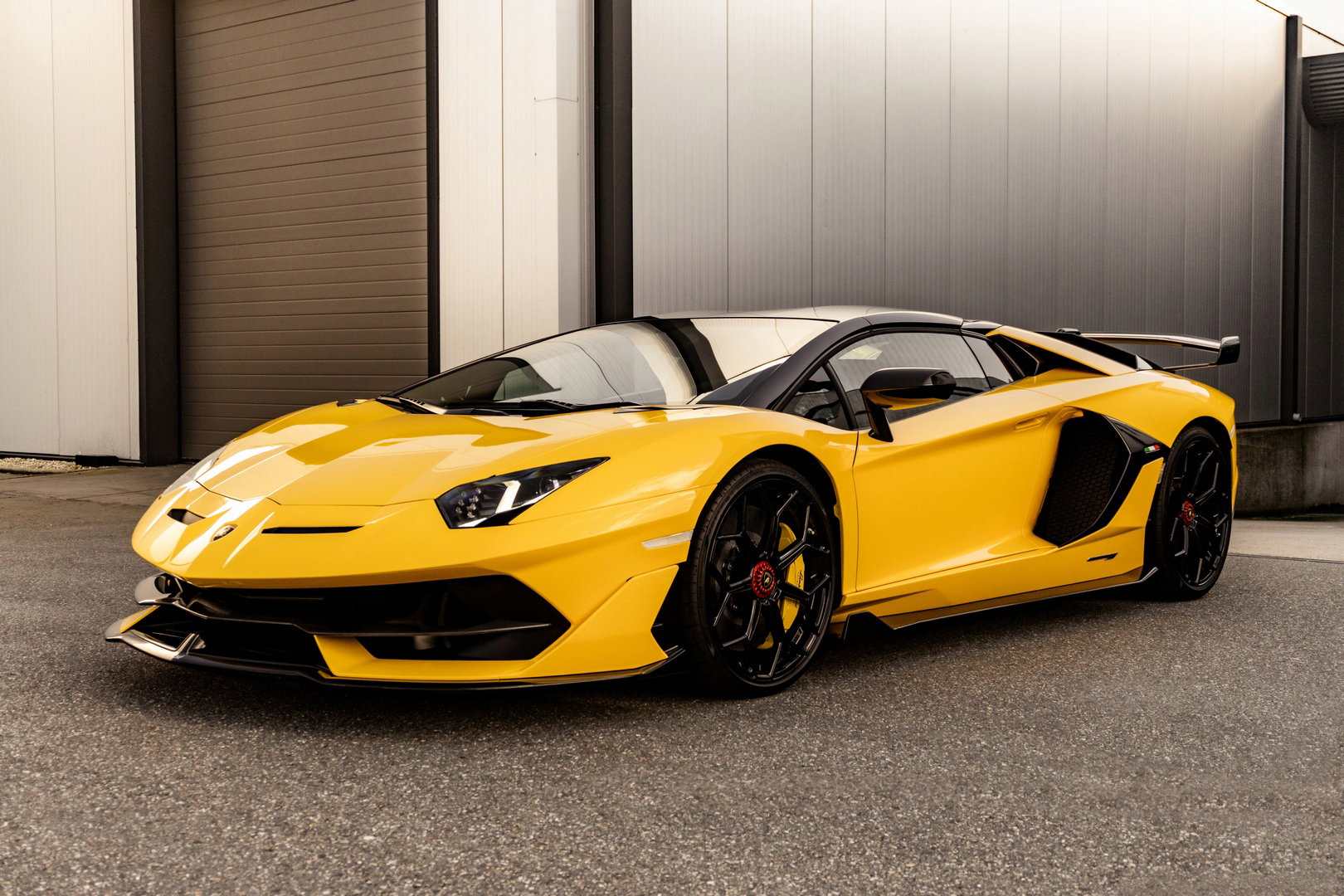 Lamborghini Aventador SVJ Roadster