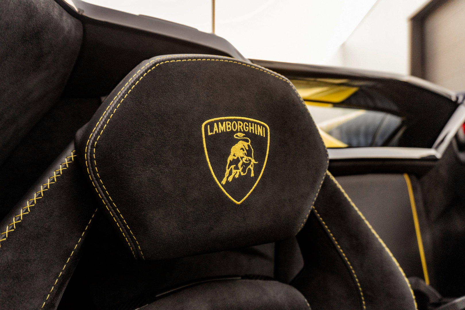 Lamborghini Aventador SVJ Roadster