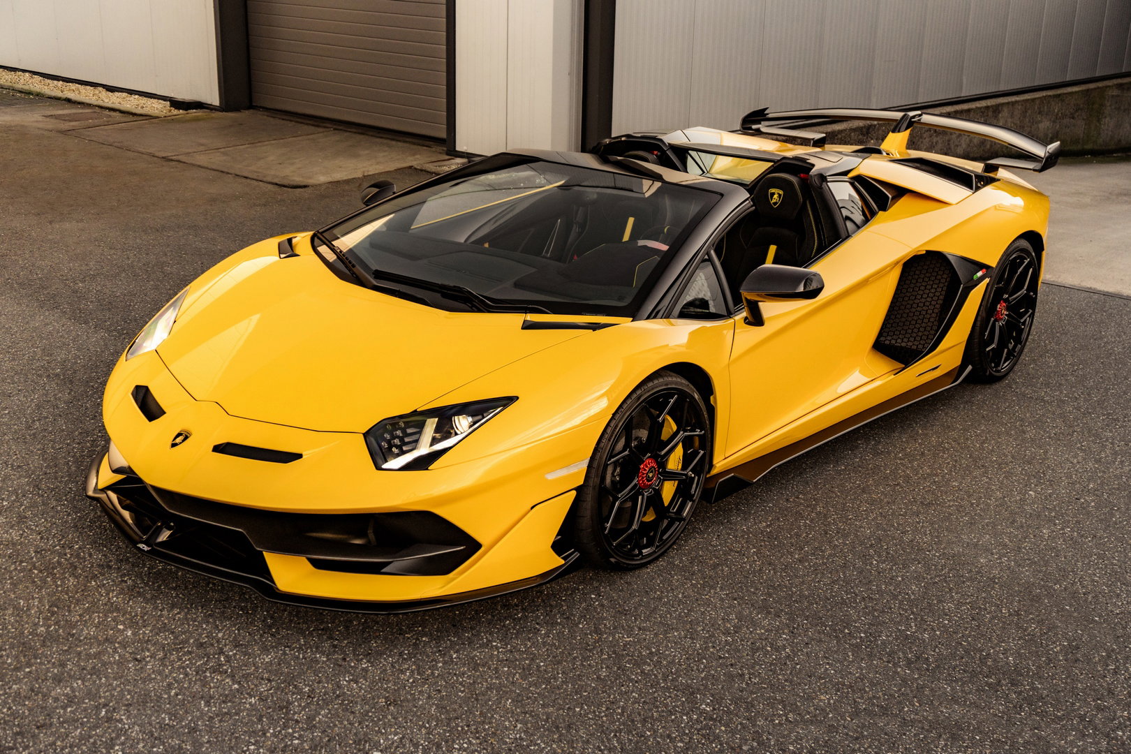 Lamborghini Aventador SVJ Roadster