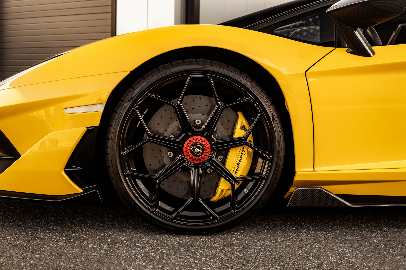 Lamborghini Aventador SVJ Roadster