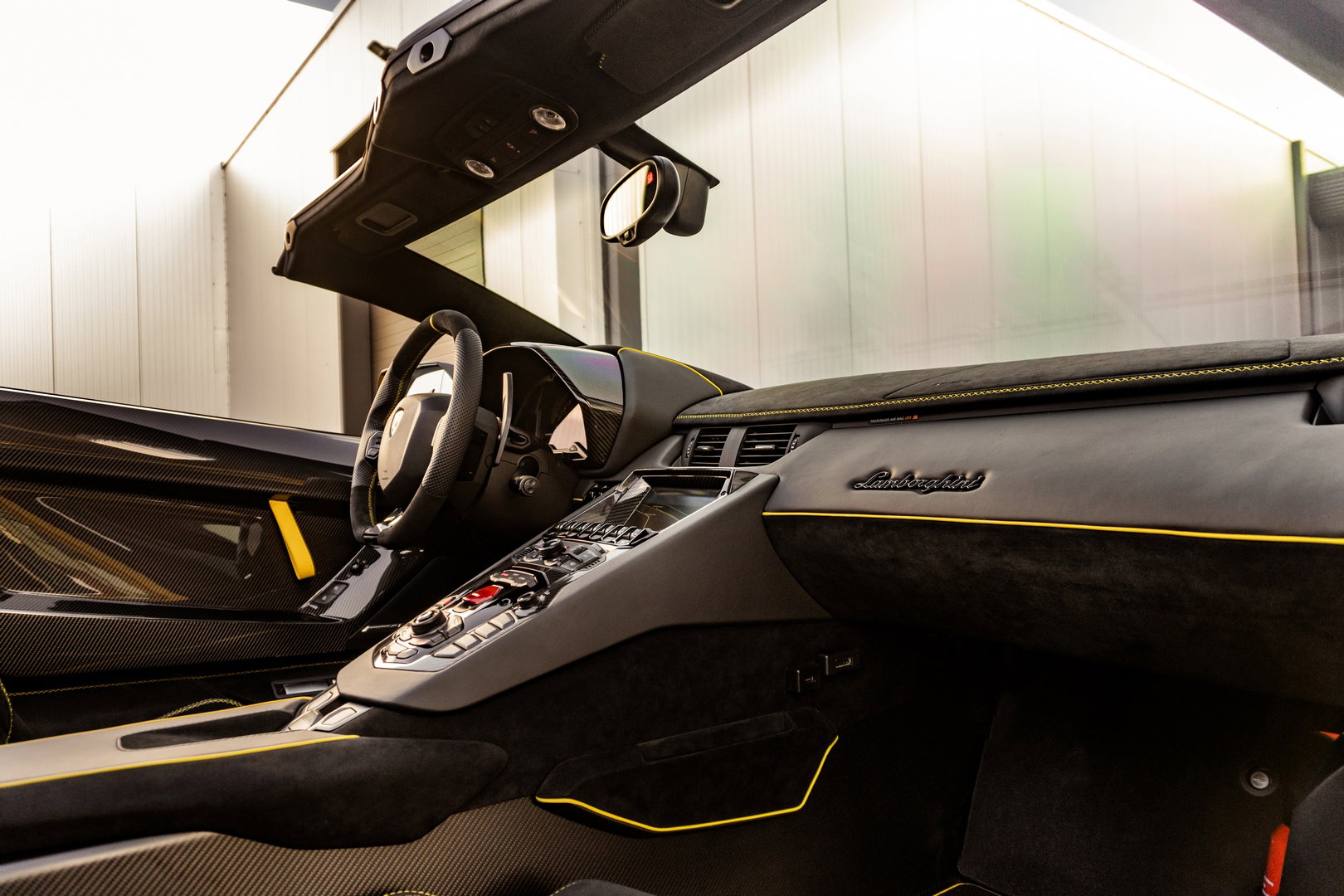 Lamborghini Aventador SVJ Roadster