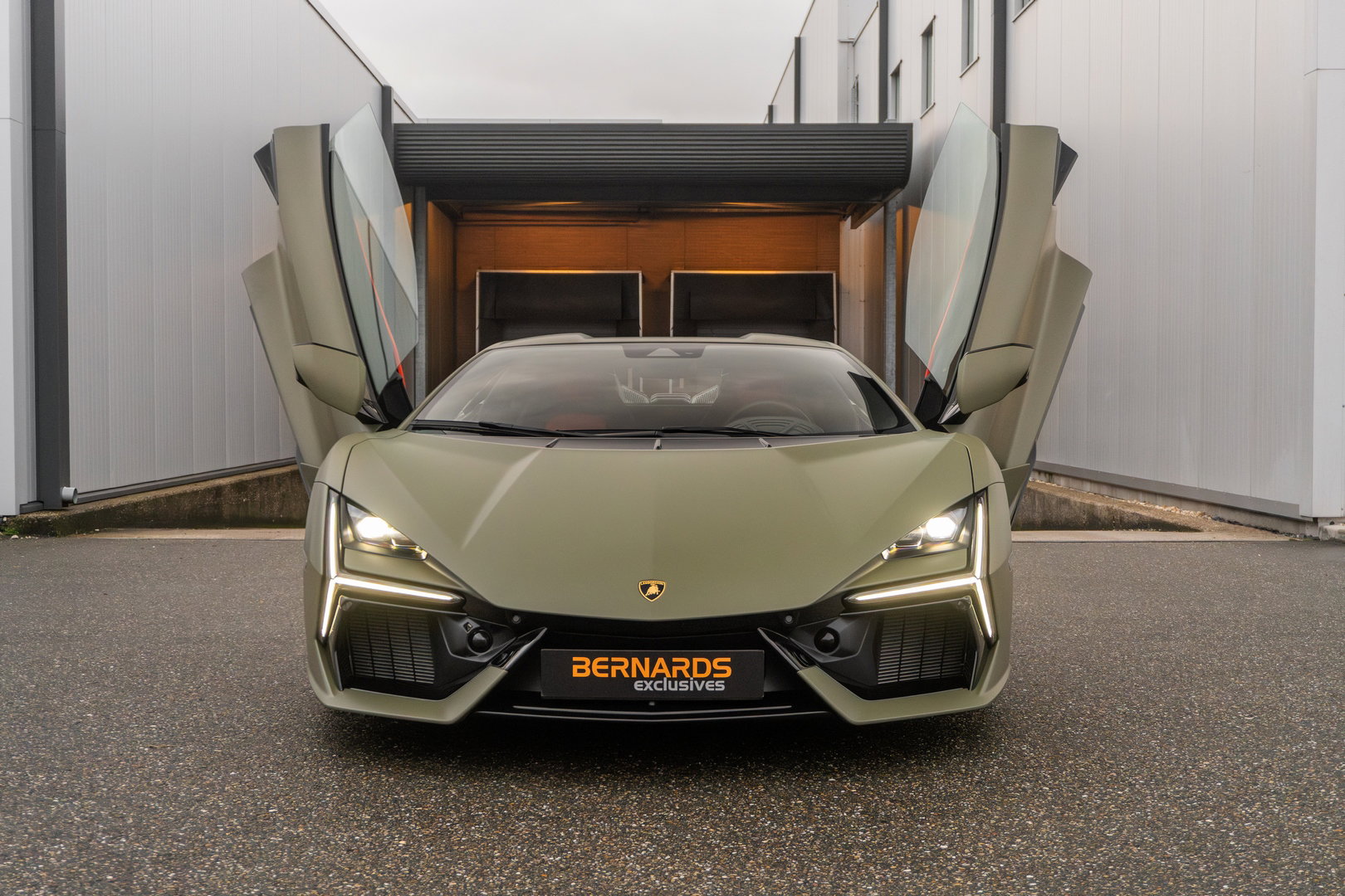 Lamborghini Revuelto