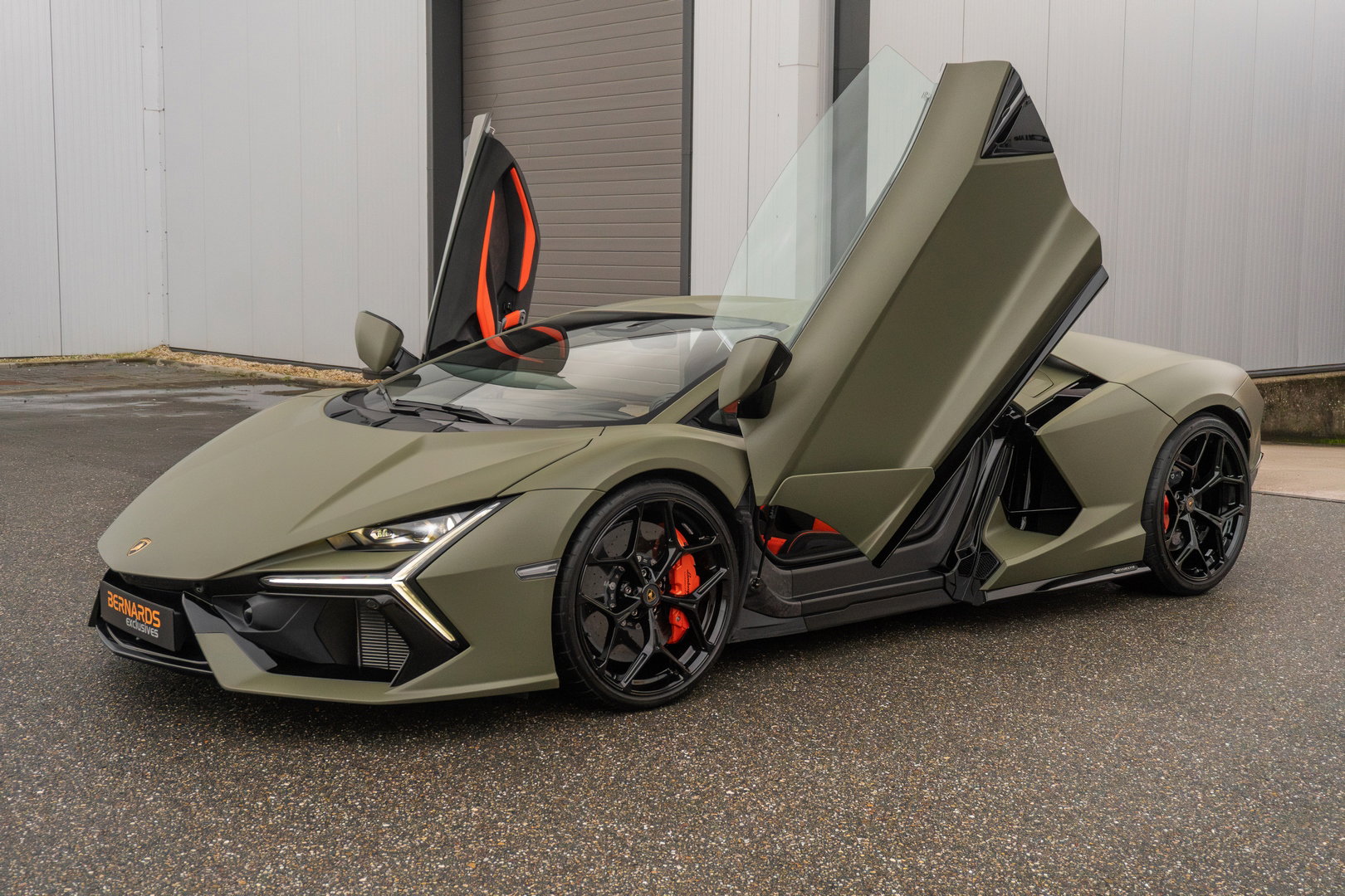 Lamborghini Revuelto
