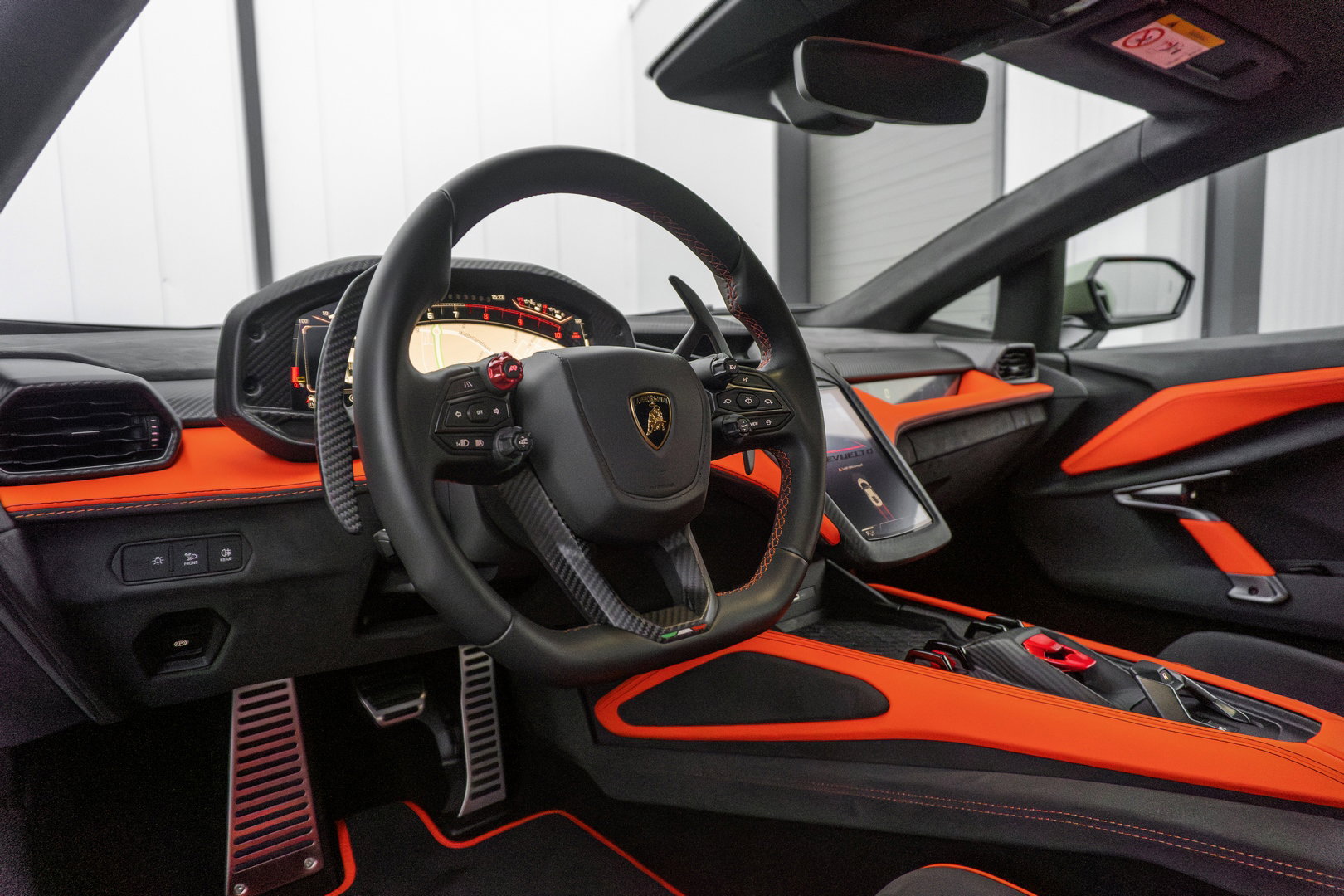 Lamborghini Revuelto