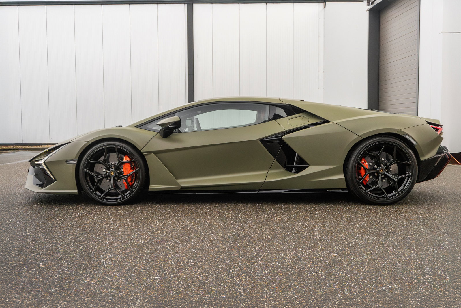 Lamborghini Revuelto