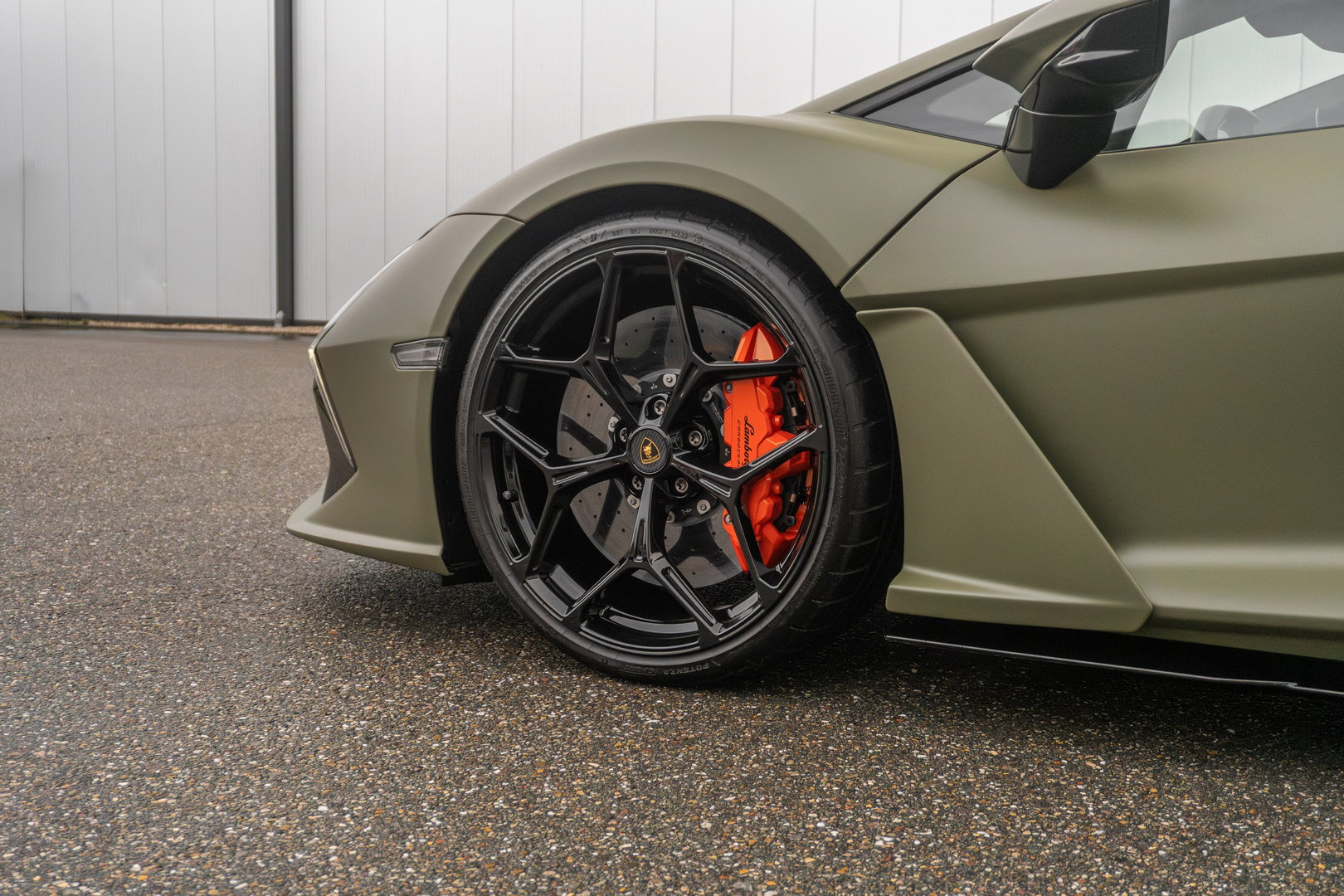 Lamborghini Revuelto